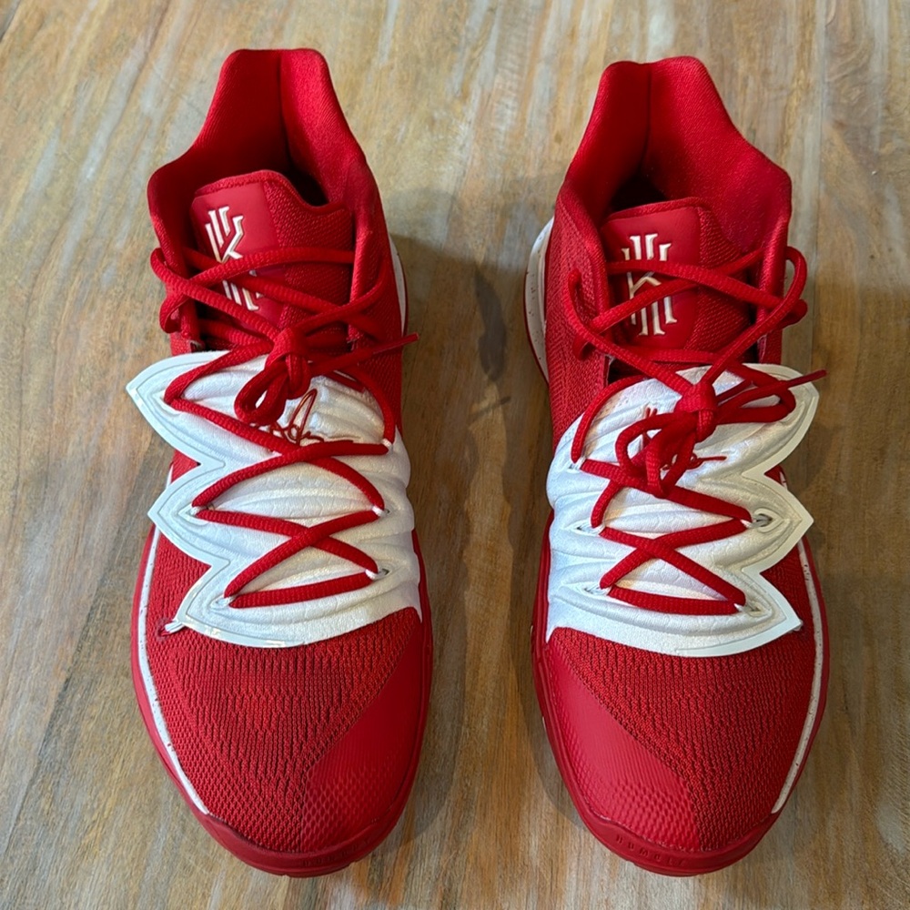 NEW Nike Kyrie 5
